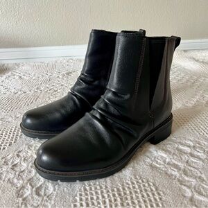 Clarks Collection Hearth Love Pebbled Black Leather Ankle Boots Size 10 Comfort